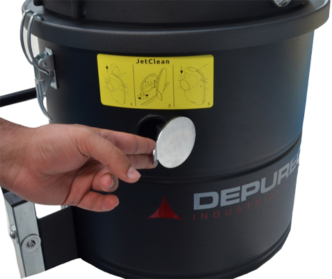 Odkurzacz wyposażony jest w nowy system czyszczenia filtra o nazwie JetClean® 